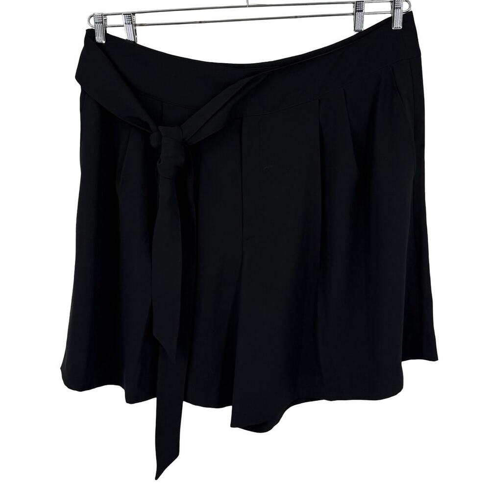 Lauren Ralph Lauren Georgette Pleated side tie shorts black size 22W - Picture 2 of 8